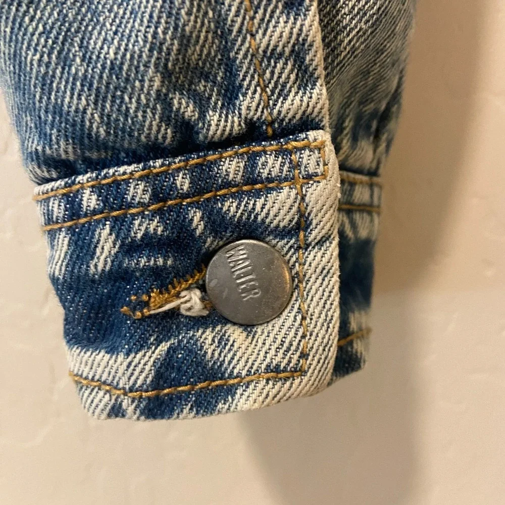 Walter Baker Women's Acid Wash Cropped Button Up Denim Jacket Size Small